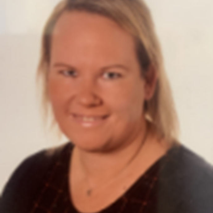 Photo of Laura Mullen 