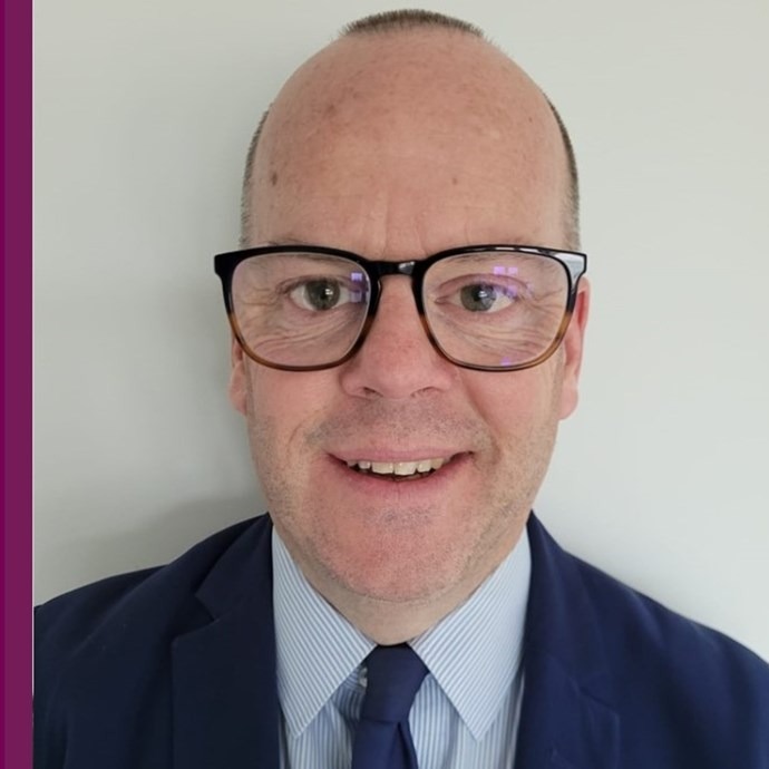 Photo of Simon Eakins 